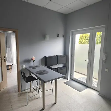 Apartament, Mieszkanie アパート