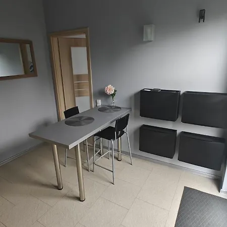 Apartament, Mieszkanie アパート *